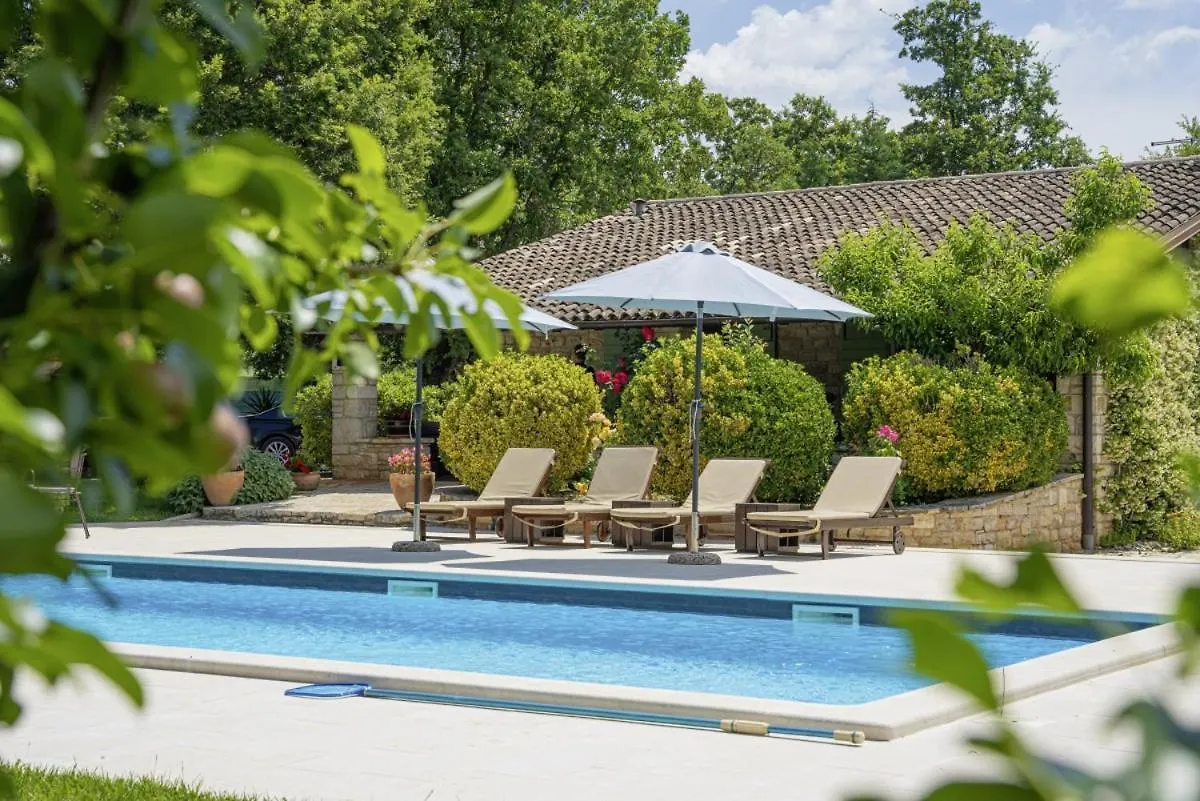 Villa Valade In Bale - Haus Fuer 6 Personen Croatia