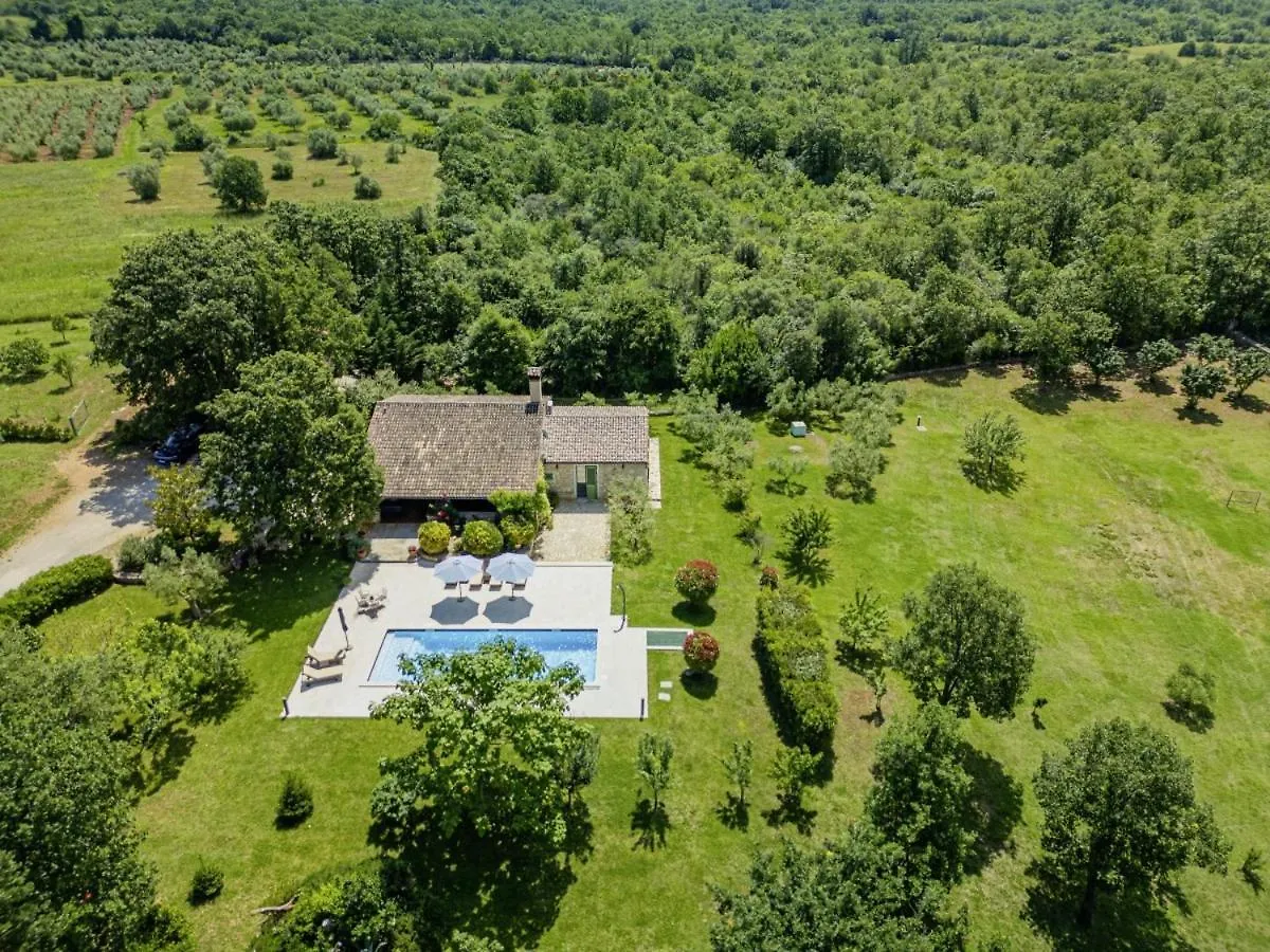 Villa Valade In Bale - Haus Fuer 6 Personen 0*,
